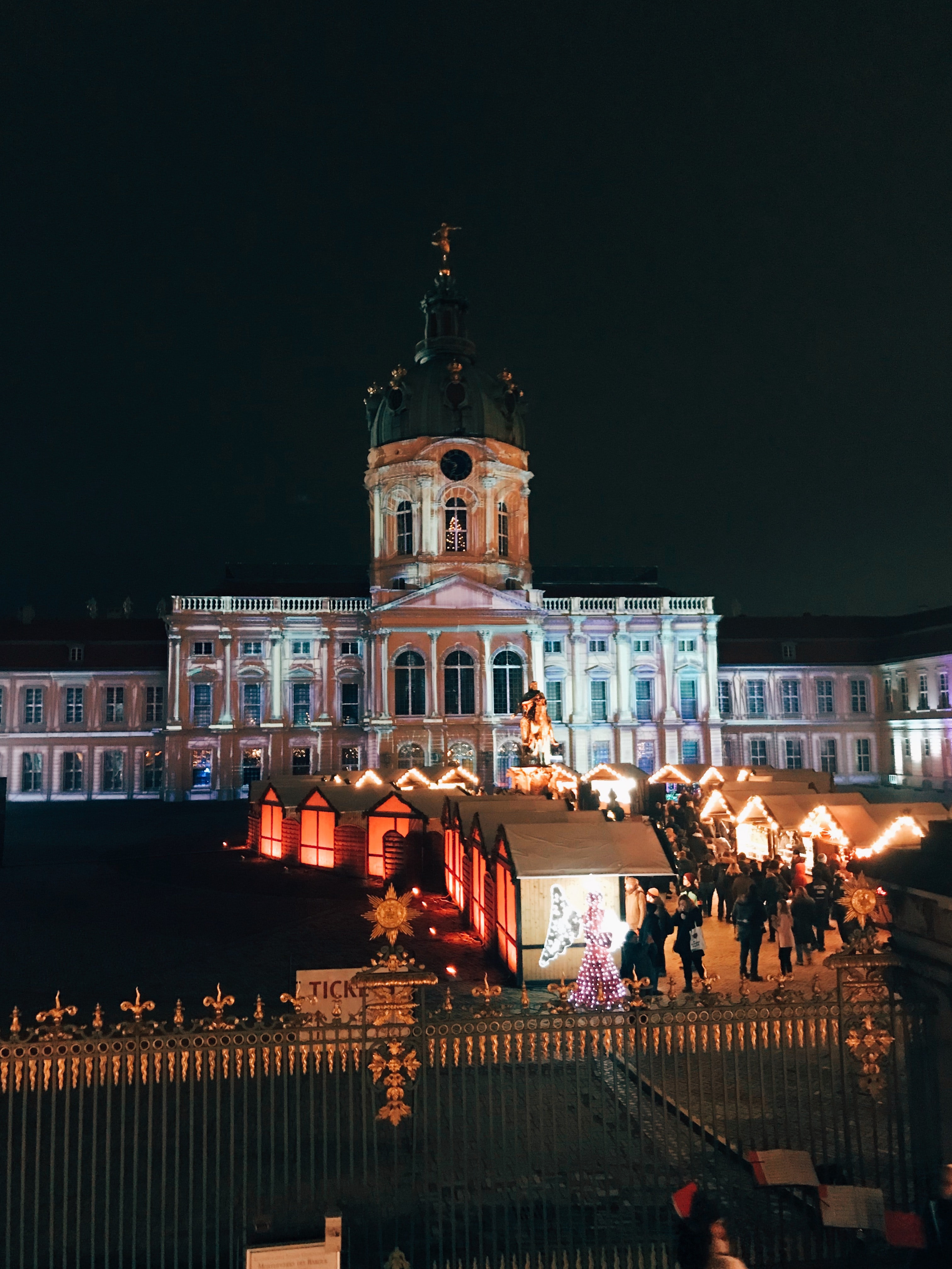 Weihnachtsmarkt Vor Dem Schloss Charlottenburg 2022 2024 ...