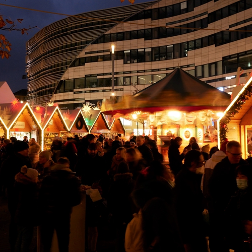 Weihnachtsmarkt am Schadowplatz Düsseldorf 2024 Weihnachtsmarkt in